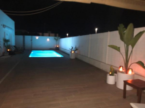 Luxury house with pool, near the beach